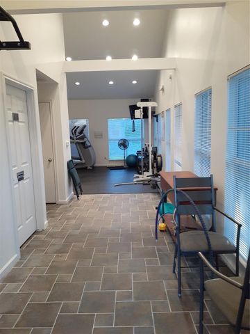 2209 Hancock DR 16, Austin, TX 78756