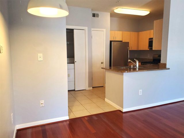 2209 Hancock DR 16, Austin, TX 78756