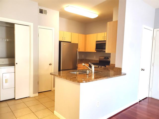 2209 Hancock DR 16, Austin, TX 78756