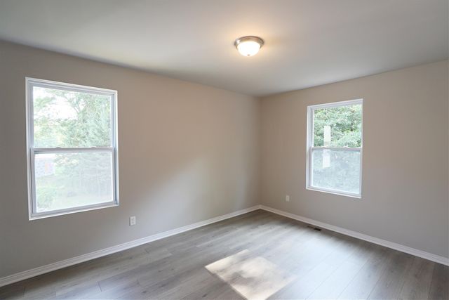 180 Whispering Pines Drive, Fenton, MI 48430