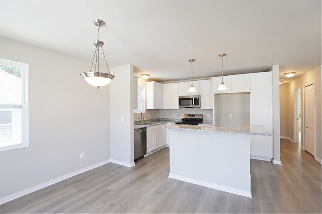 180 Whispering Pines Drive, Fenton, MI 48430