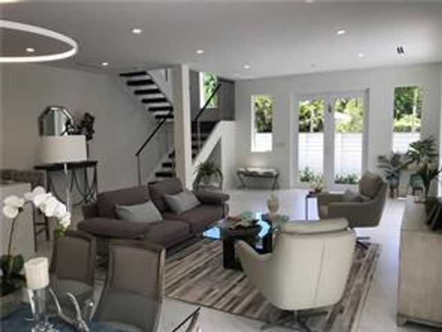 1617 NE 8th Street, Fort Lauderdale, FL 33304