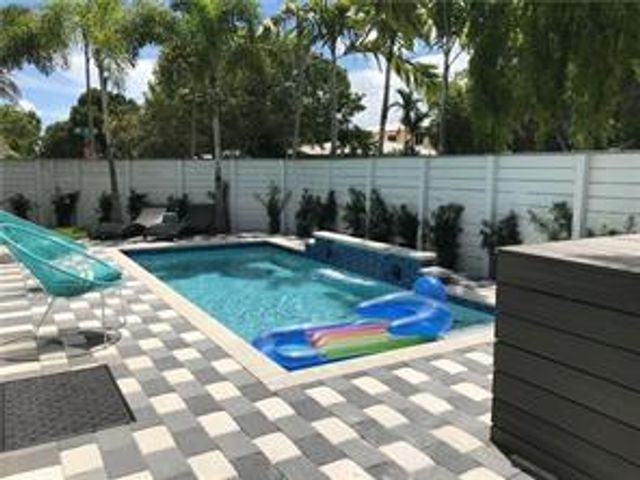 1617 NE 8th Street, Fort Lauderdale, FL 33304