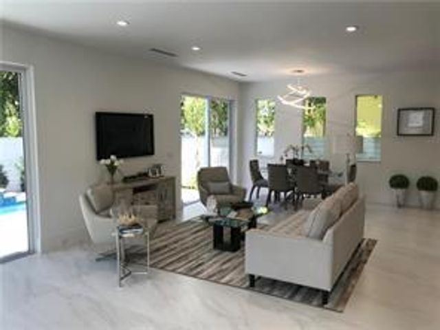 1617 NE 8th Street, Fort Lauderdale, FL 33304