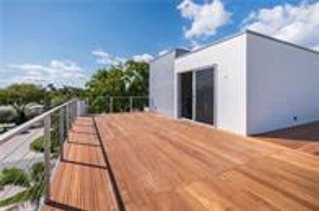 1617 NE 8th Street, Fort Lauderdale, FL 33304