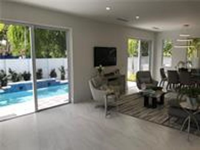 1617 NE 8th Street, Fort Lauderdale, FL 33304