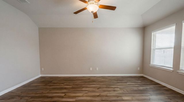 1003 Round Bale RD, Hutto, TX 78634