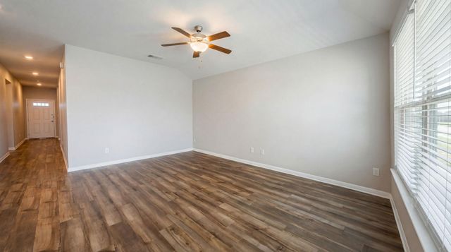 1003 Round Bale RD, Hutto, TX 78634