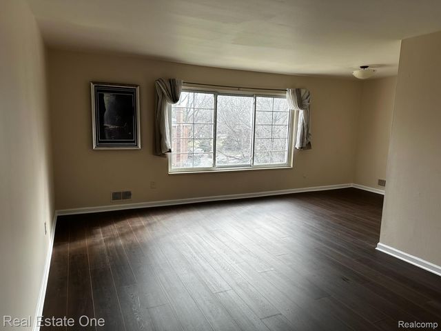 780 E Fox Hills Drive, Bloomfield Hills, MI 48304