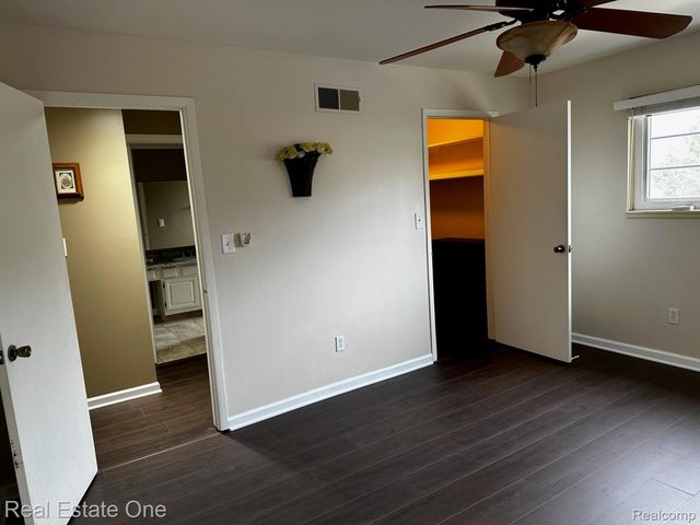 780 E Fox Hills Drive, Bloomfield Hills, MI 48304