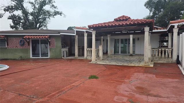 2301 W ROBSON STREET, Tampa, FL 33604