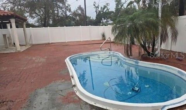 2301 W ROBSON STREET, Tampa, FL 33604