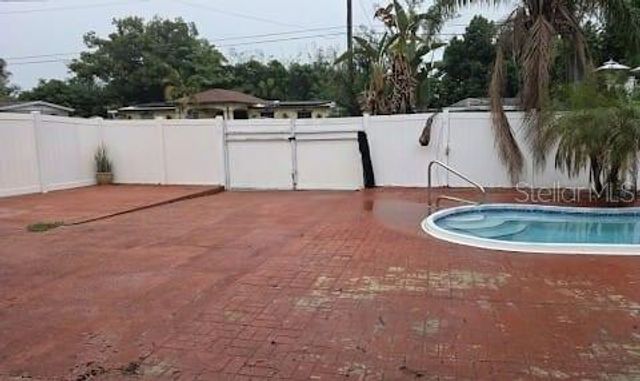 2301 W ROBSON STREET, Tampa, FL 33604