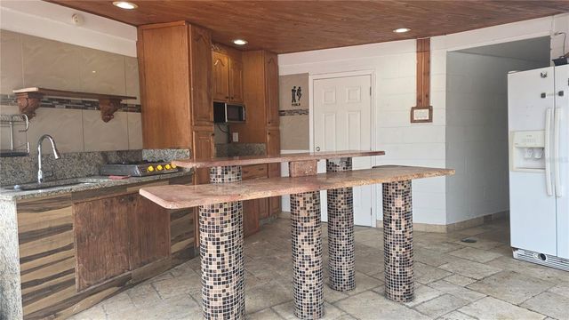 2301 W ROBSON STREET, Tampa, FL 33604