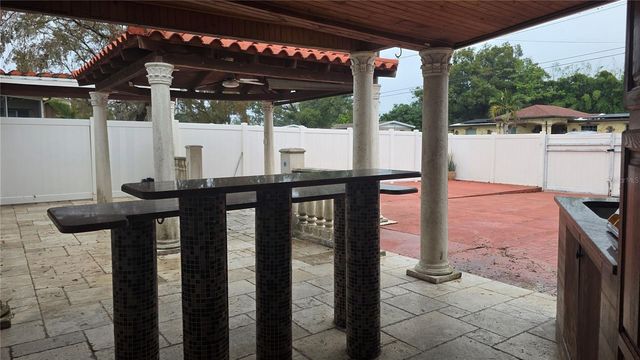 2301 W ROBSON STREET, Tampa, FL 33604