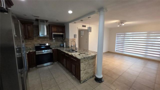 2301 W ROBSON STREET, Tampa, FL 33604