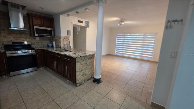 2301 W ROBSON STREET, Tampa, FL 33604