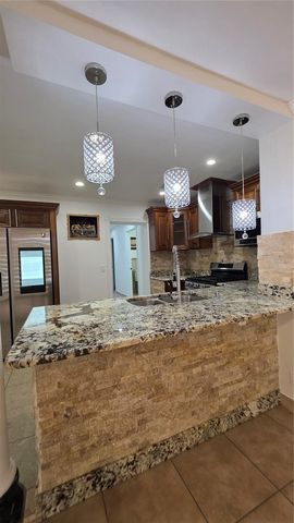 2301 W ROBSON STREET, Tampa, FL 33604