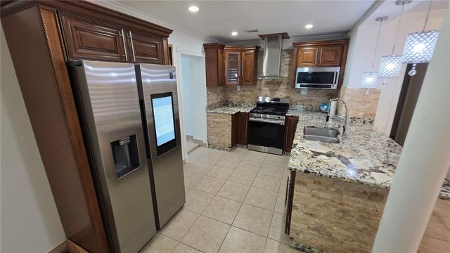 2301 W ROBSON STREET, Tampa, FL 33604