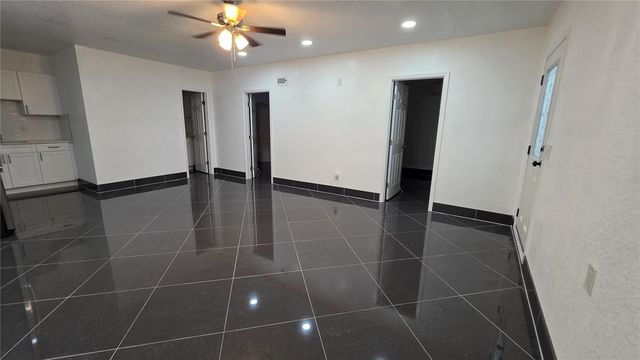 2301 W ROBSON STREET, Tampa, FL 33604