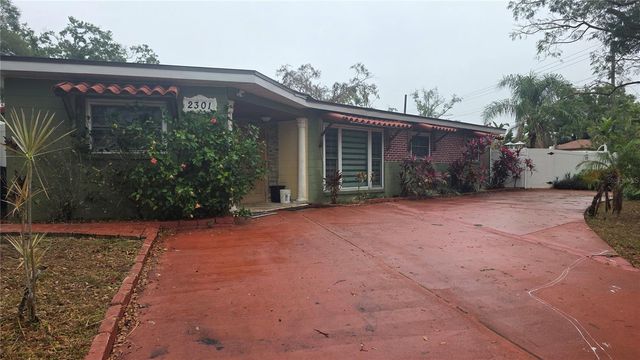 2301 W ROBSON STREET, Tampa, FL 33604
