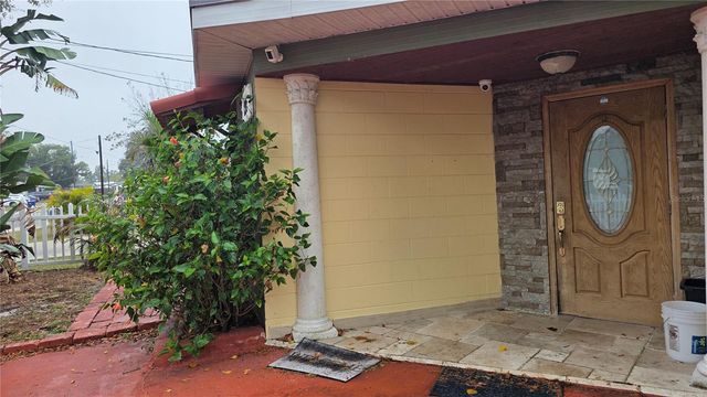 2301 W ROBSON STREET, Tampa, FL 33604