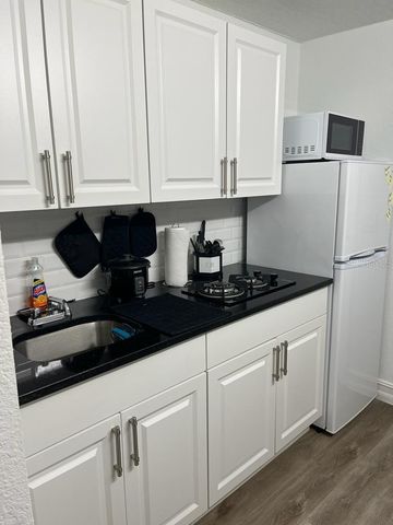 2301 W ROBSON STREET, Tampa, FL 33604