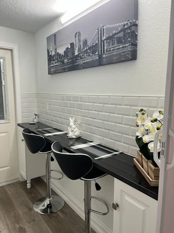 2301 W ROBSON STREET, Tampa, FL 33604