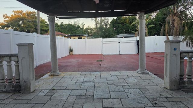 2301 W ROBSON STREET, Tampa, FL 33604