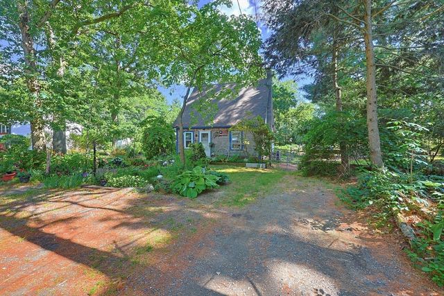 19 King Street, Norfolk, MA 02056