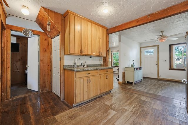 19 King Street, Norfolk, MA 02056