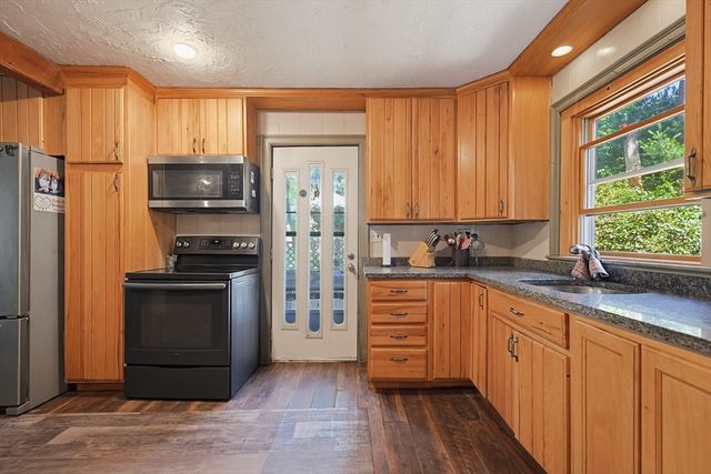 19 King Street, Norfolk, MA 02056