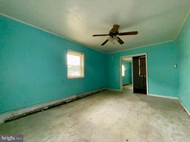 344 SAVANNAH RD, Baltimore, MD 21221