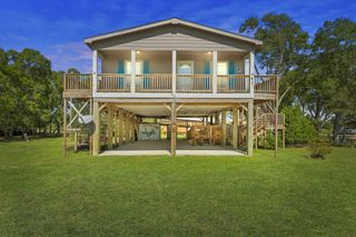 413 Church Street, Anahuac, TX 77514