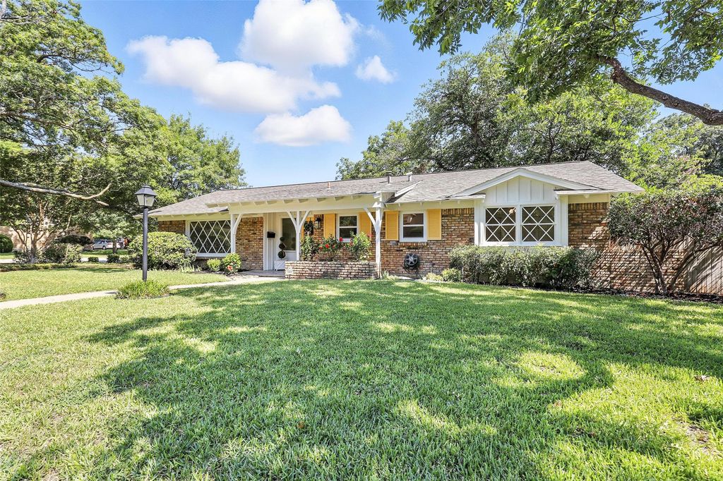 3440 Wren Avenue, Fort Worth, TX 76133