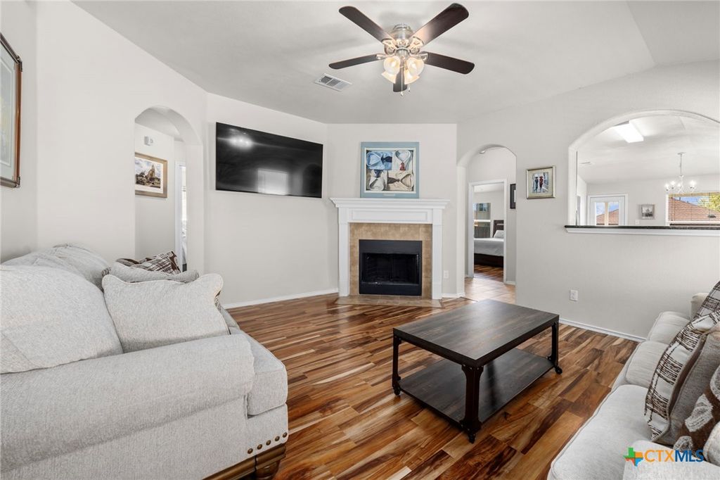 Image 2 of property listing at 5011 Lions Gate Lane, Killeen, TX 76549