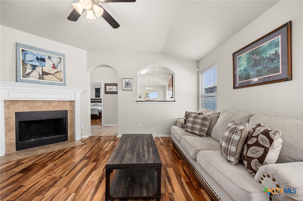 Image 3 of property listing at 5011 Lions Gate Lane, Killeen, TX 76549