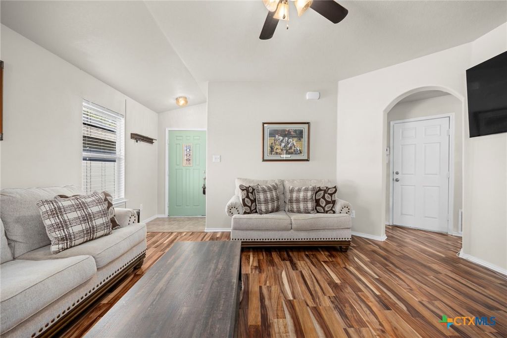 Image 7 of property listing at 5011 Lions Gate Lane, Killeen, TX 76549