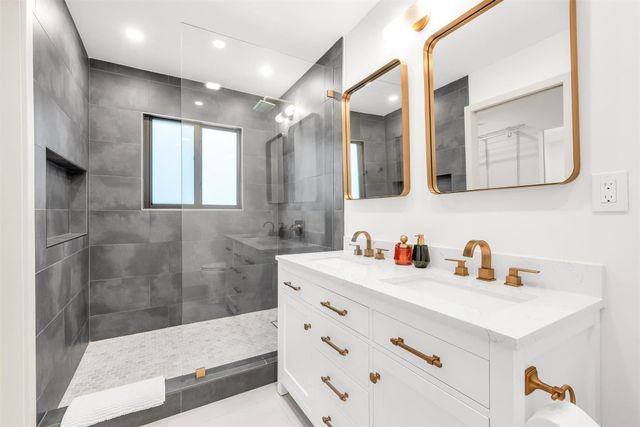 1604 NE 16th Avenue, Fort Lauderdale, FL 33305