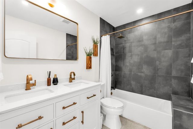 1604 NE 16th Avenue, Fort Lauderdale, FL 33305