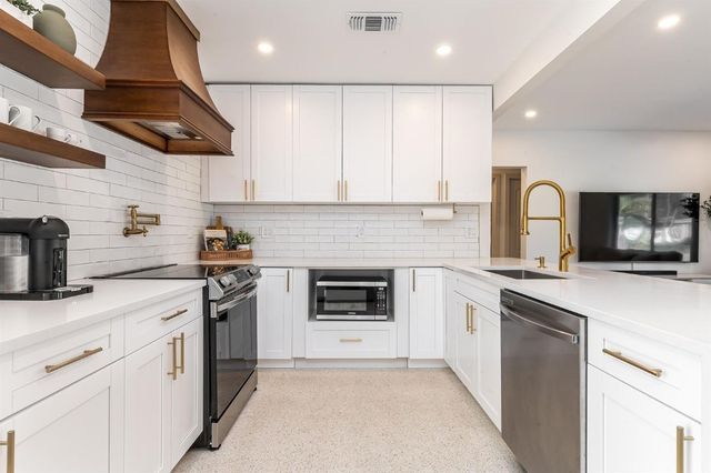 1604 NE 16th Avenue, Fort Lauderdale, FL 33305