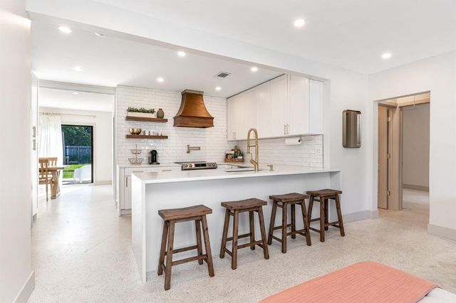 1604 NE 16th Avenue, Fort Lauderdale, FL 33305