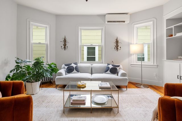 206 Pearl 3, Somerville, MA 02145