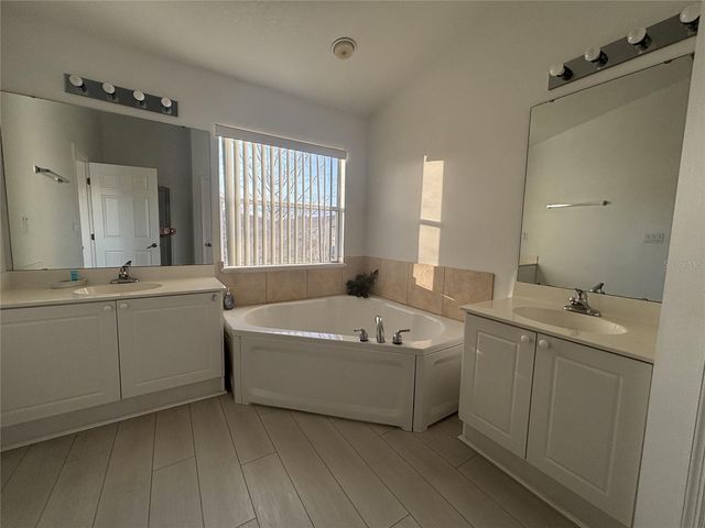 2833 CLUB CORTILE CIRCLE, Kissimmee, FL 34746