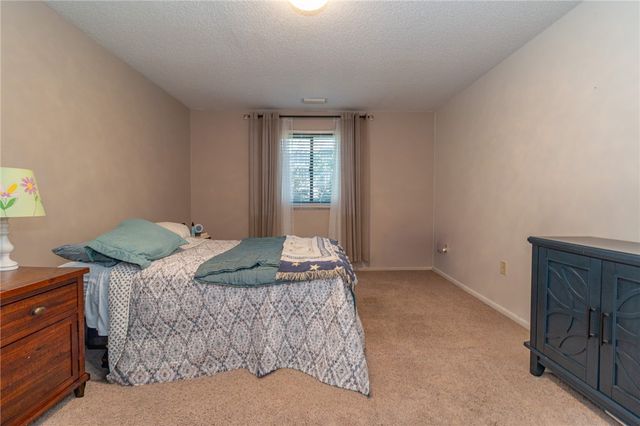 640 5th St 103, Oakmont, PA 15139