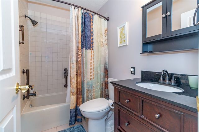 640 5th St 103, Oakmont, PA 15139