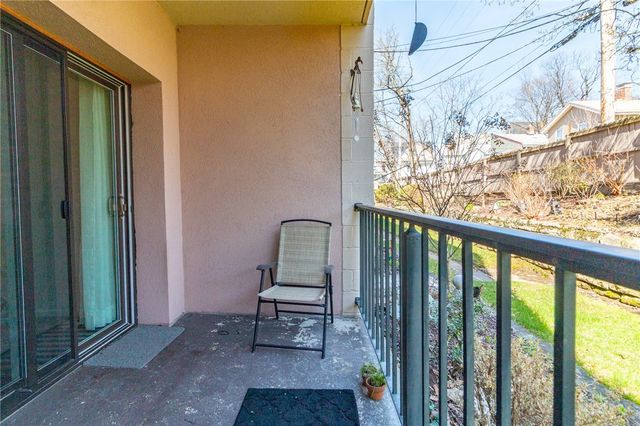640 5th St 103, Oakmont, PA 15139