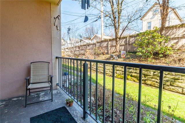 640 5th St 103, Oakmont, PA 15139