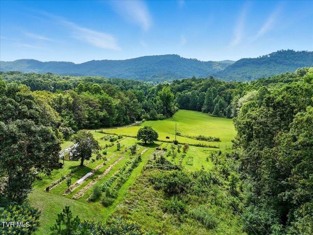 106 Barker Road, Rogersville, TN 37857