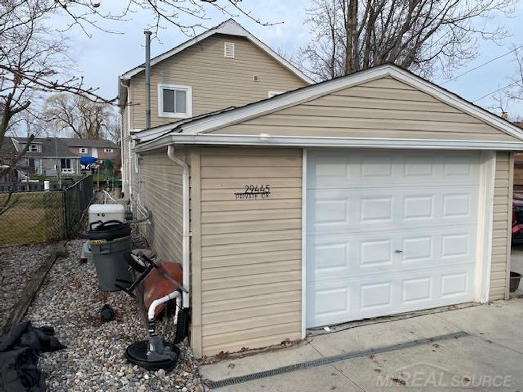 29445 Private Drive, Chesterfield Twp, MI 48047